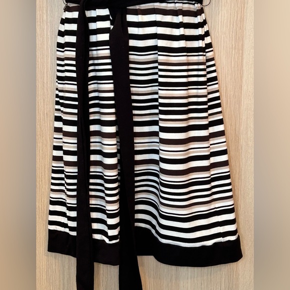 White House Black Market Striped Strapless Stretch Fabric Dress Size XXS - Picture 3 of 11